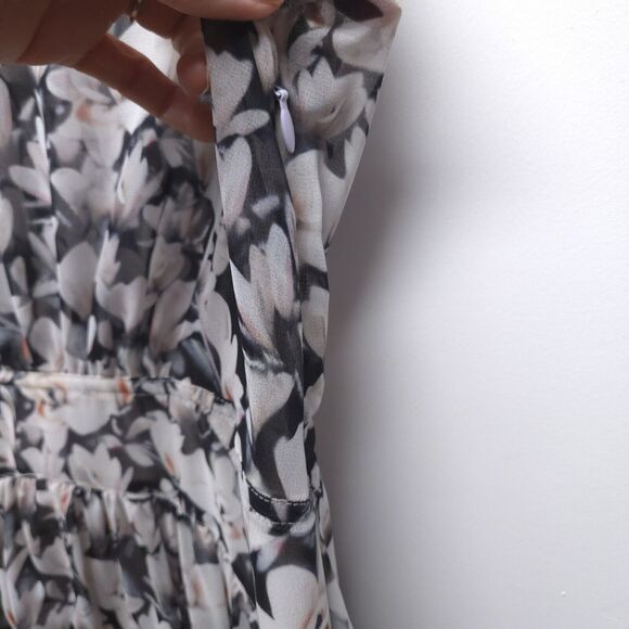 AllSaints Victoria Magnolia Silk Dress Sz 2 Floral Sleeveless A-Line Flowy EU 34 - Picture 7 of 11